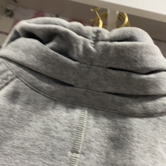 Lululemon Zip Up Jacket - Picture 5 of 7